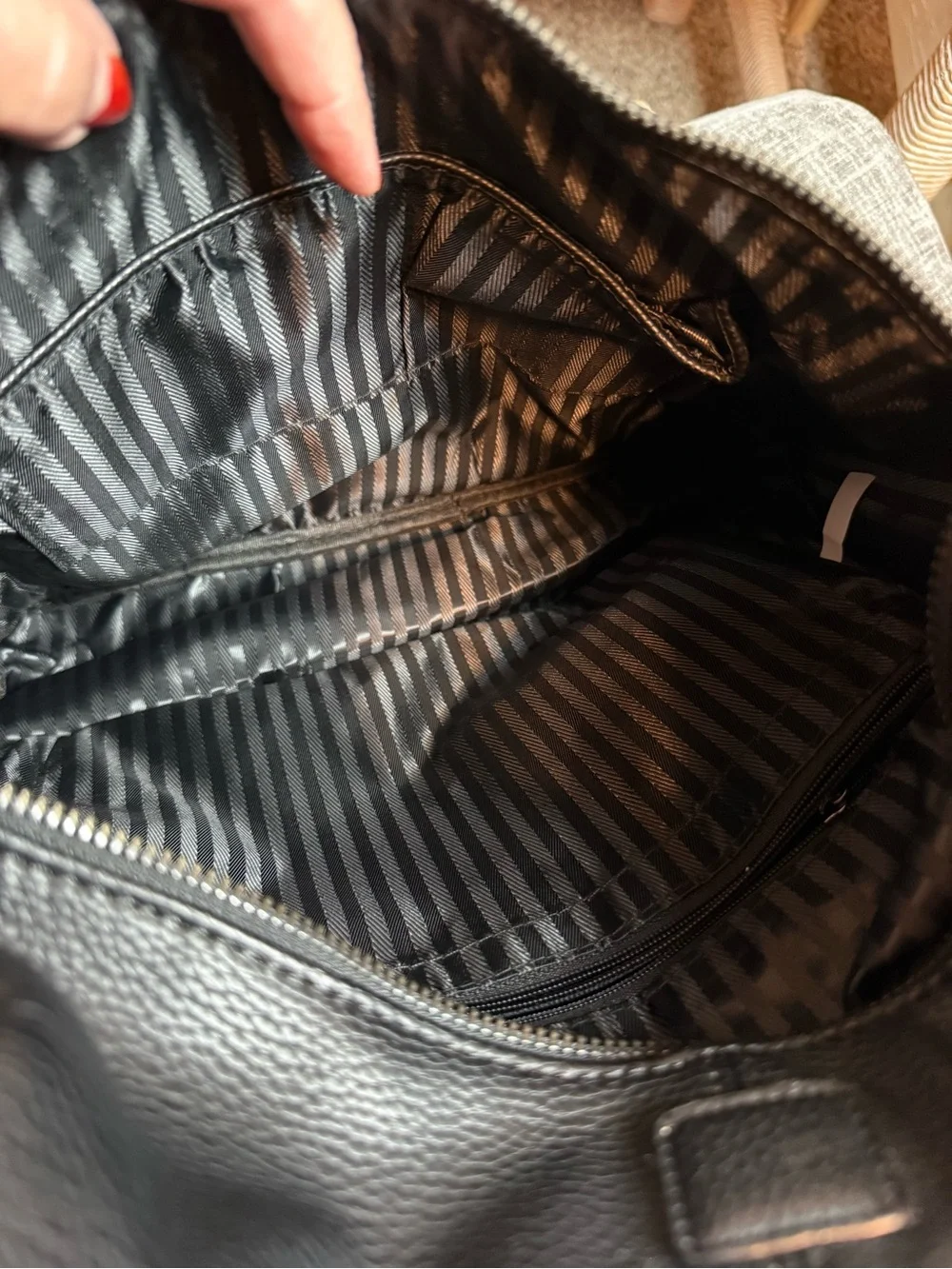 N/A black backpack